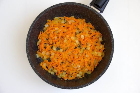 Солянка с маслинами и оливками – фото приготовления рецепта, шаг 1