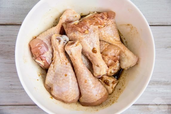 Куриные ножки в соевом соусе на сковороде – фото приготовления рецепта, шаг 2