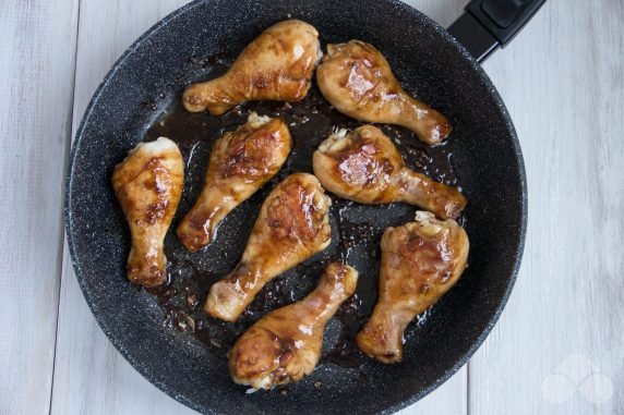 Куриные ножки терияки на сковороде – фото приготовления рецепта, шаг 3