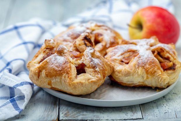 Как приготовить Яблочный пирог из слоеного теста - пошаговое описание