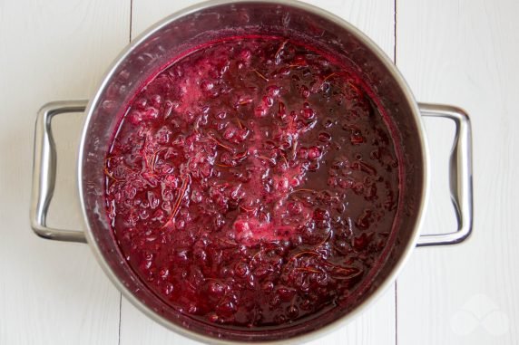 Желе из красной смородины – фото приготовления рецепта, шаг 3