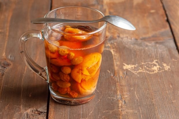 Как приготовить абрикосовый компот: три простых рецепта