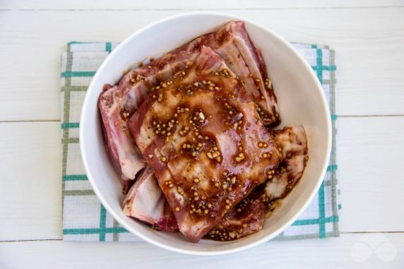 Свиные ребрышки в духовке в рукаве – фото приготовления рецепта, шаг 2