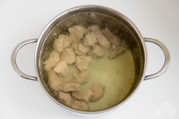 Суп харчо из свинины с картошкой и рисом в домашних условиях – фото приготовления рецепта, шаг 1