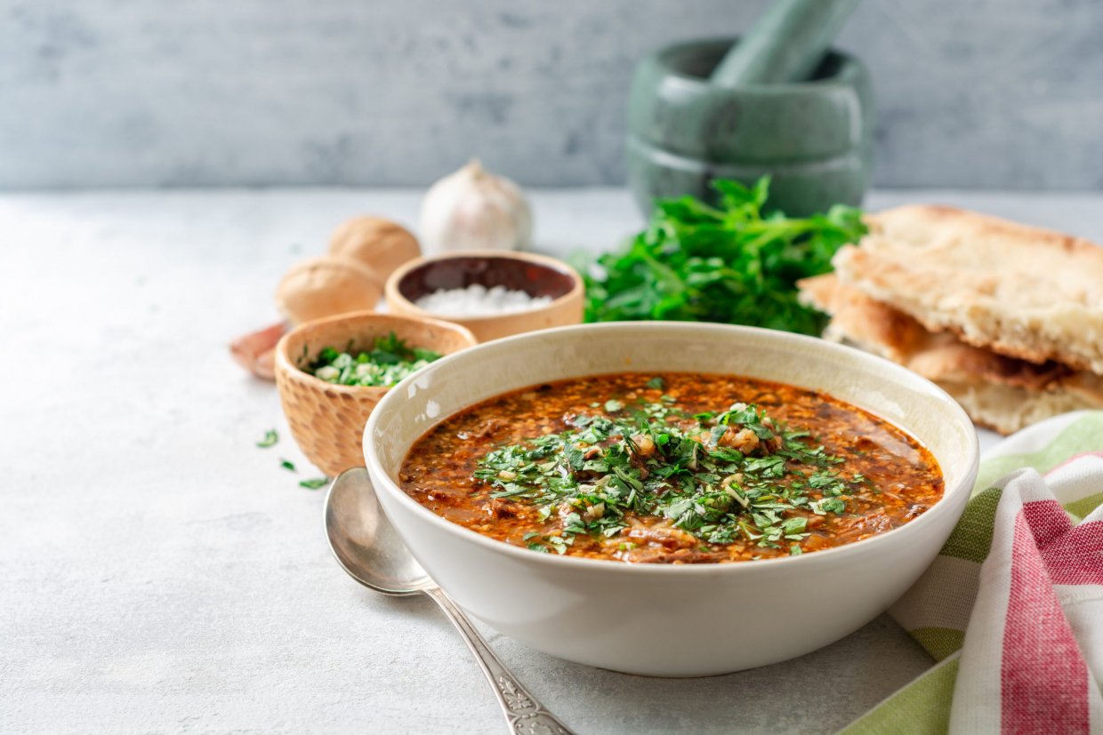 Классический харчо из курицы с рисом и картошкой – простой и вкусный рецепт,  как приготовить пошагово