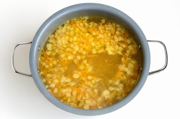 Постный суп харчо с орехами и зеленью