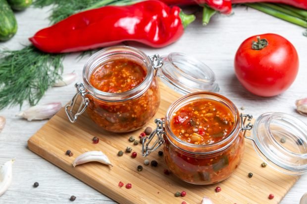 15 шикарных рецептов кабачков в томатном соусе на зиму