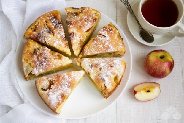 Быстрая и вкусная шарлотка с яблоками в духовке (рецепт с фото пошагово)