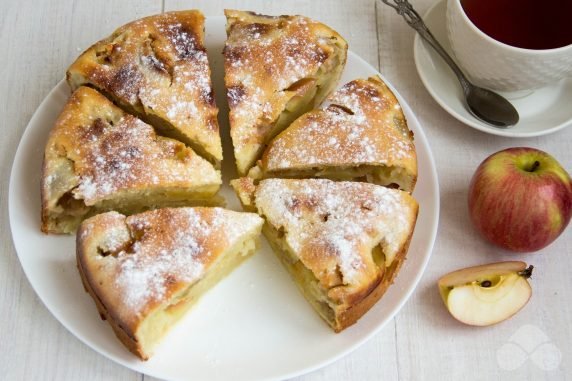 Шарлотка на кефире с яблоками в духовке – фото приготовления рецепта, шаг 9