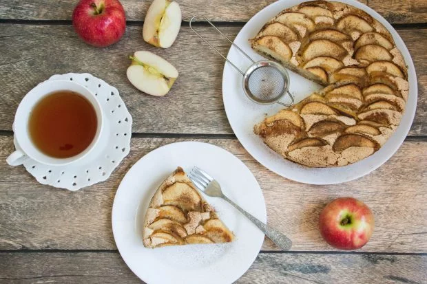 Яблочный пирог на кексовом тесте