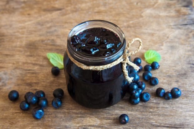 Blueberries in syrup for the winter