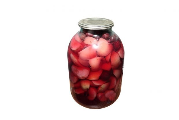 Apple-cherry compote for the winter