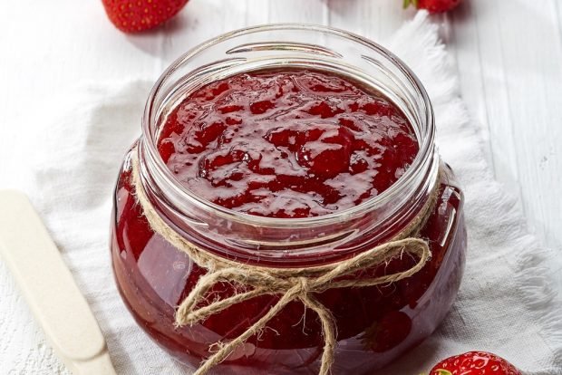 Field strawberry jam