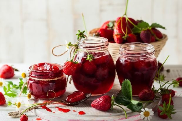 Garden strawberry jam