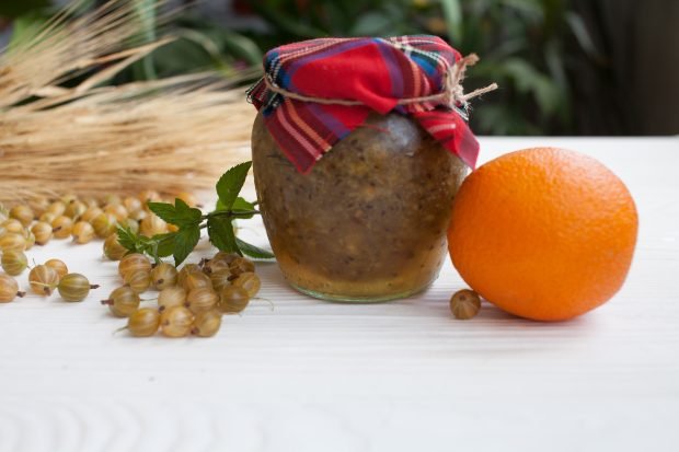 Gooseberry jam with orange through a meat grinder