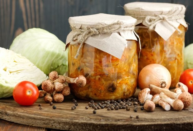 Solyanka with mushrooms and cabbage for the winter in jars