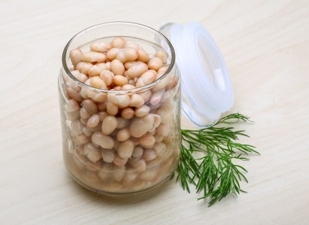 Beans in jars for the winter