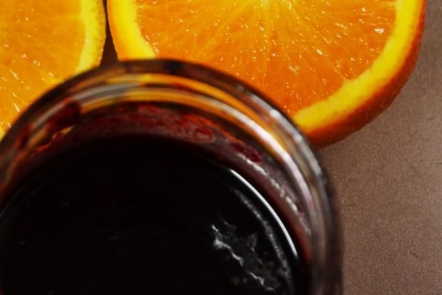 Blackcurrant jelly with orange