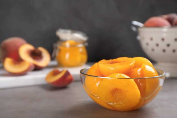 Персики в сиропе половинками без стерилизации на зиму