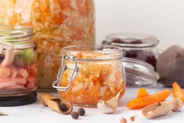 Crispy pickled cabbage for the winter in jars