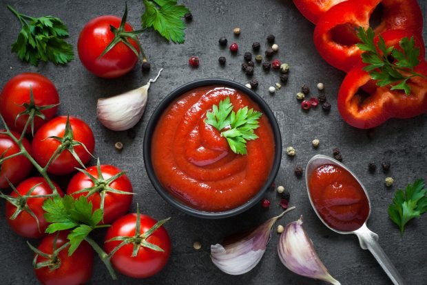 Tomato ketchup without vinegar for the winter