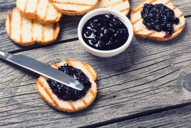 Blueberry and blackcurrant jam