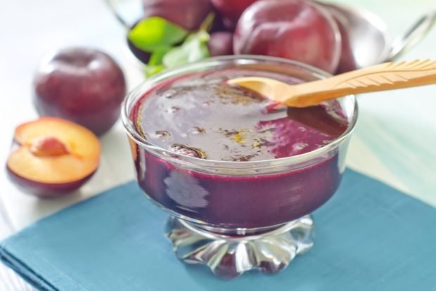 Plum jam without pits and peel