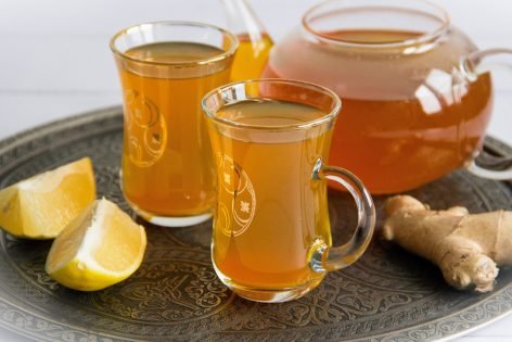 Чай с куркумой, имбирем и лимоном