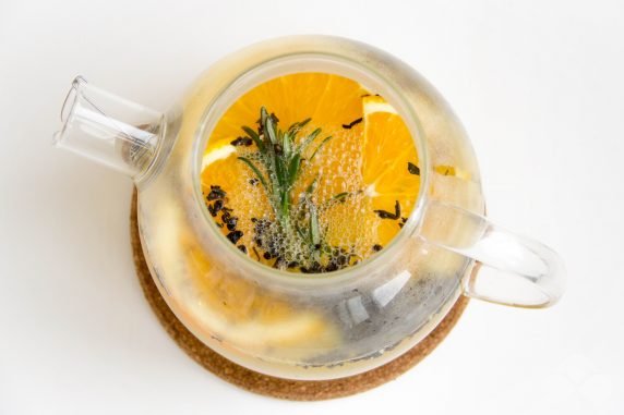 Чай с розмарином и апельсином – фото приготовления рецепта, шаг 2