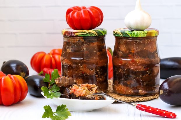 Eggplants with tomatoes for the winter without sterilization
