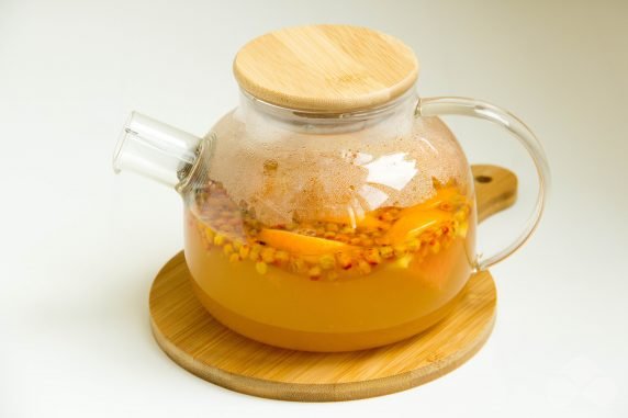 Чай с облепихой и апельсином – фото приготовления рецепта, шаг 4