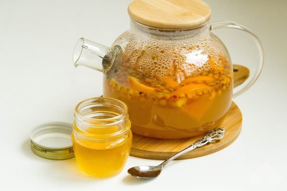 Чай с облепихой и апельсином – фото приготовления рецепта, шаг 5