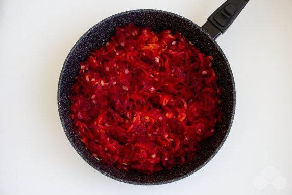 Борщевая заправка без капусты с томатной пастой на зиму в банках – фото приготовления рецепта, шаг 4