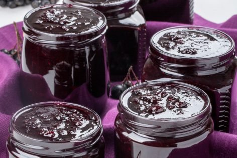 Секреты заготовки черноплодной рябины на зиму – просто, вкусно, полезно и разнообразно