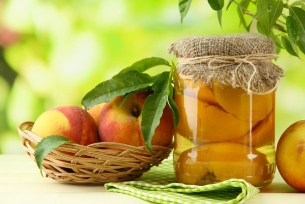 Компот из персиков на зиму – 7 рецептов