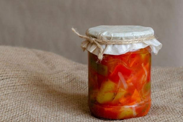 Лечо из болгарского перца с томатной пастой на зиму — 6 рецептов