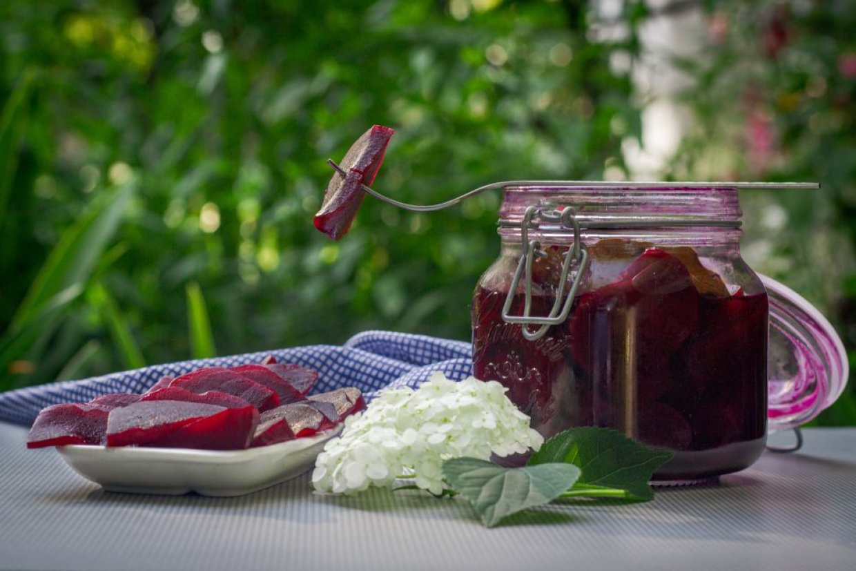 Маринованная свекла на зиму в банках с уксусом – простой и вкусный рецепт,  как приготовить пошагово