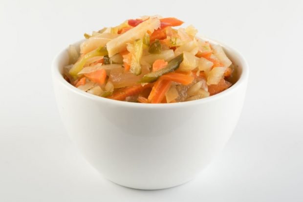 Вкусные салаты из овощей на зиму без стерилизации: ТОП-6 разных рецептов