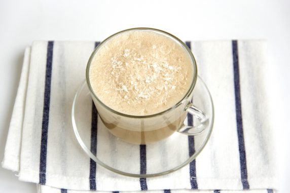 Кокосовый раф кофе – фото приготовления рецепта, шаг 4