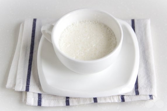 Раф с соленой карамелью – фото приготовления рецепта, шаг 2