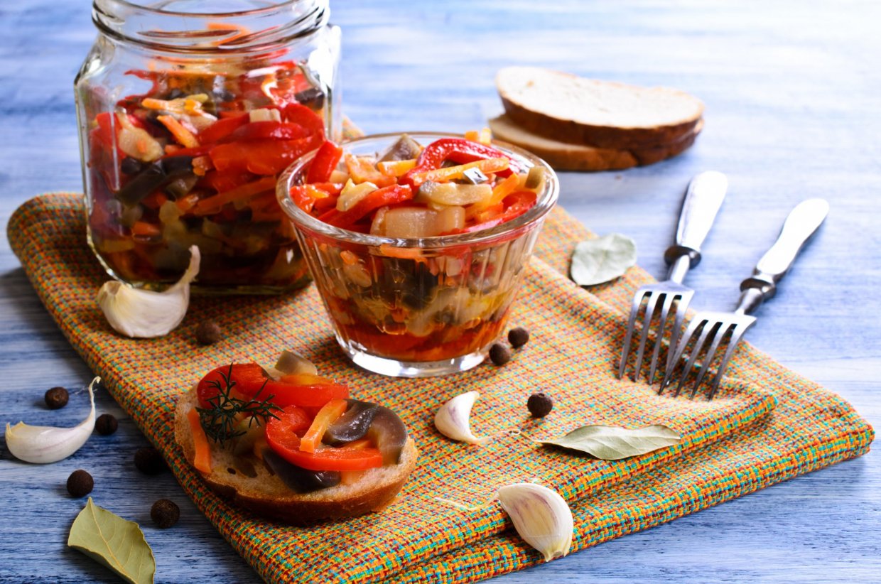 Баклажаны с помидорами и чесноком – лучший рецепт на зиму