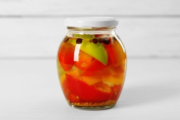 Pickled bell peppers with honey for the winter