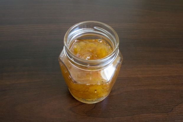Gooseberry jam with orange without cooking