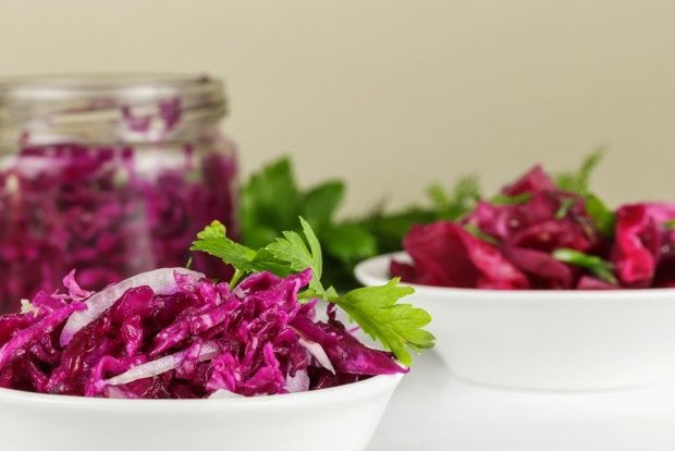 Pickled red cabbage with beets