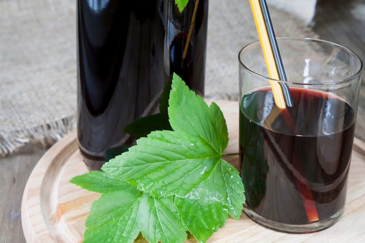Сок из черной смородины в соковарке на зиму – простой и вкусный рецепт .