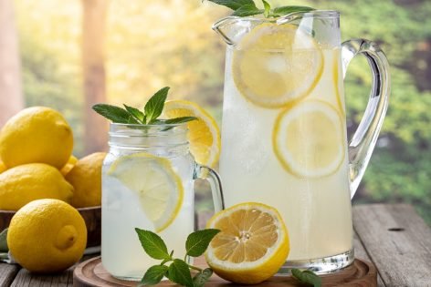 Домашний лимонад из лимона и мяты