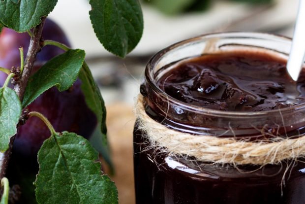Plum jam with cocoa and walnuts