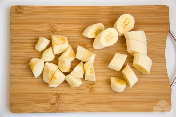Смузи из сельдерея и банана – фото приготовления рецепта, шаг 1
