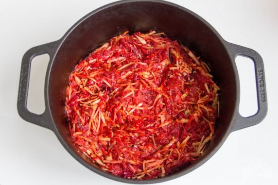 Борщ с капустой и томатной пастой на зиму в банках – фото приготовления рецепта, шаг 6