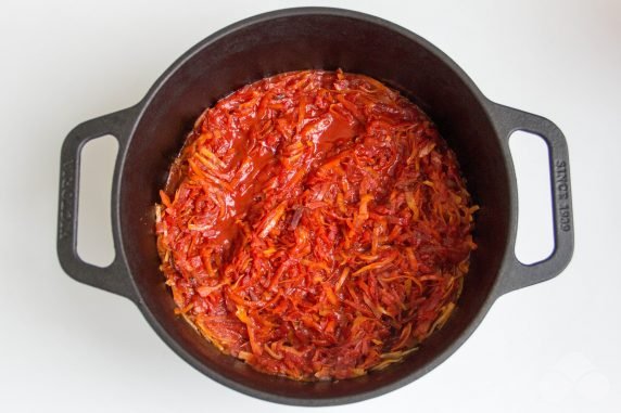 Борщ с капустой и томатной пастой на зиму в банках – фото приготовления рецепта, шаг 7